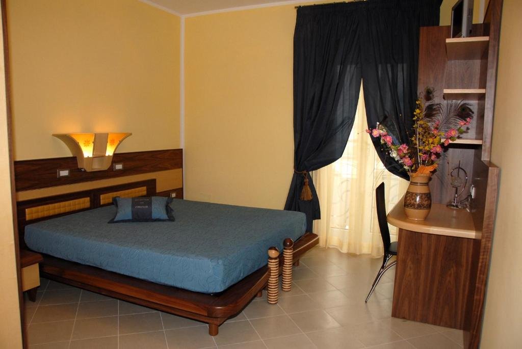 Hotel Miramare room in Porto Cesareo 3